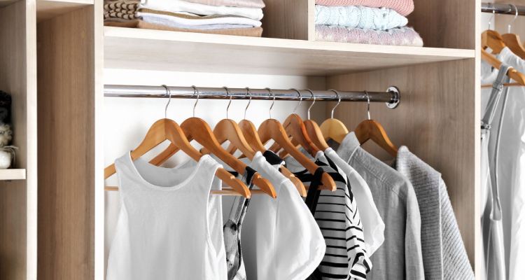 como-ordenar-el-armario-para-aprovechar-el-espacio-al-maximo